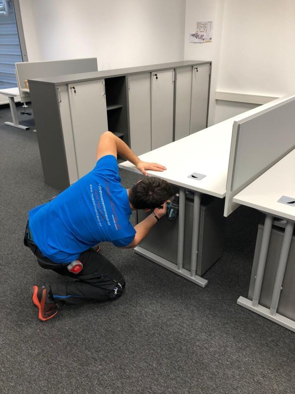 Professionelle Büromöbelmontage