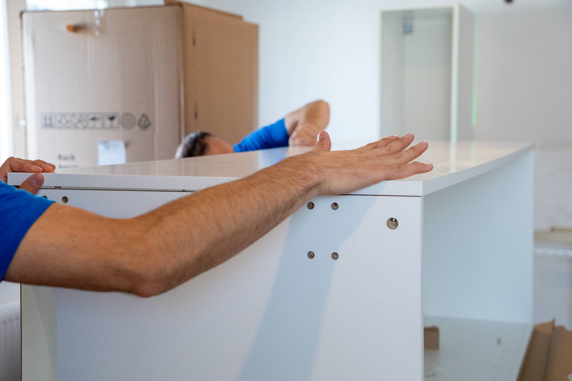 Präzise Möbel- und Küchenmontage durch Möbelmonteur Wien - erfahren, zuverlässig und professionell.