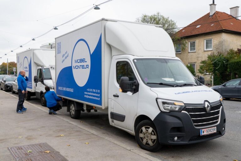 unsere Lkw bei einem Umzug in Wien. Wir organisieren nicht nur lokale Umzüge Wien, sondern bieten auch österreichweite und internationale Umzugsservices